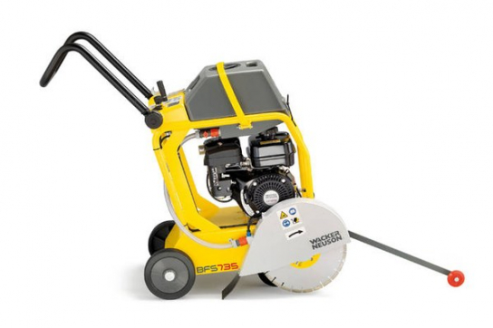Нарезчик швов бензиновый Wacker Neuson BFS 735 A по выгодной цене в Оренбурге. Надежное качество и лучшие условия ждут вас.